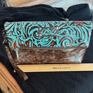 Patricia Nash Stylish Brown and Turquoise wristlet Clutch